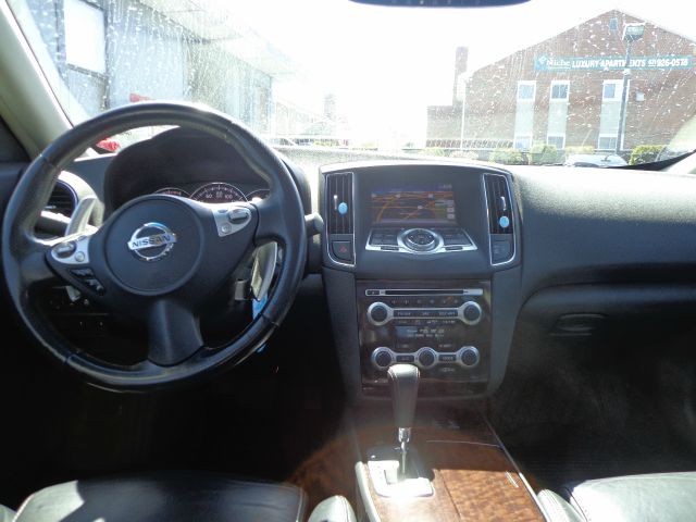 2010 Nissan Maxima Supercab 139 XLT 4WD