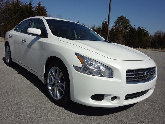 2010 Nissan Maxima REG CAB Triton V8