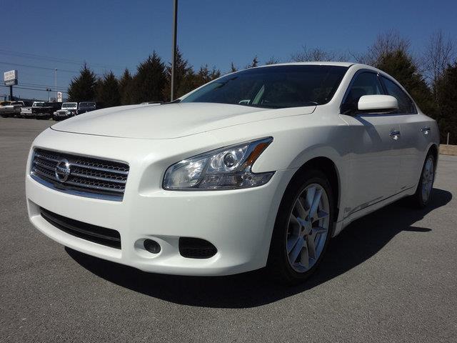 2010 Nissan Maxima REG CAB Triton V8