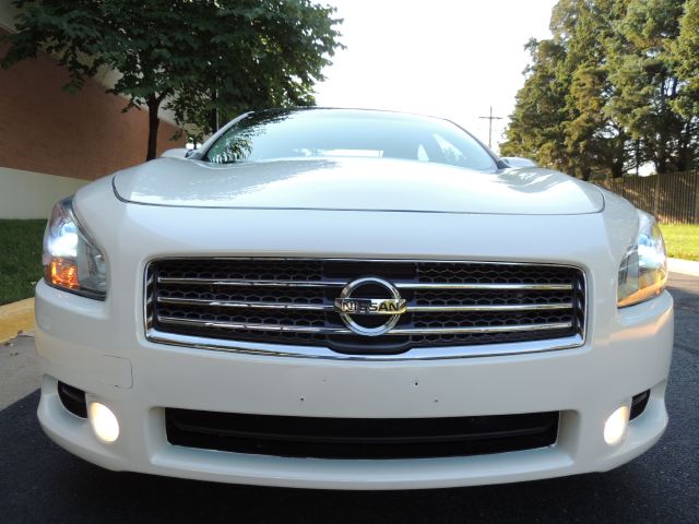 2010 Nissan Maxima E350 Sedan 4matic Sport WE Finance