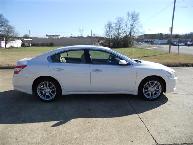 2010 Nissan Maxima XR