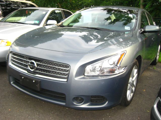 2010 Nissan Maxima XR