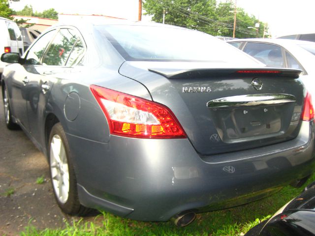 2010 Nissan Maxima XR