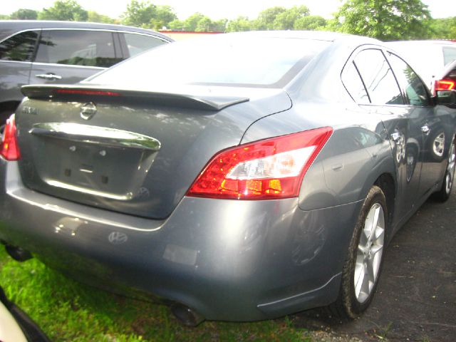 2010 Nissan Maxima XR