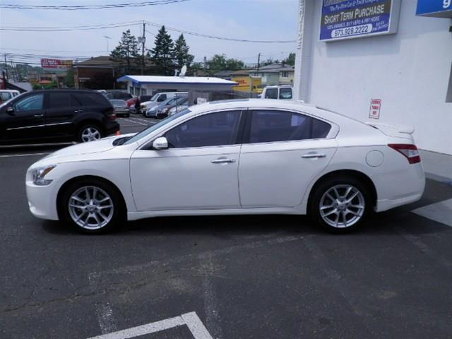 2010 Nissan Maxima 3