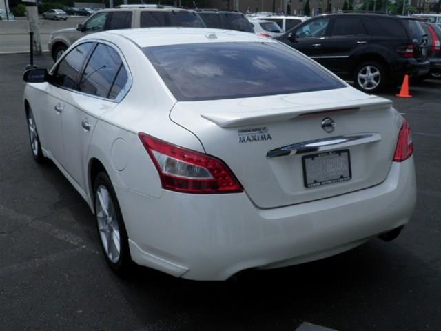 2010 Nissan Maxima 3