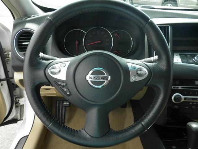 2010 Nissan Maxima 3