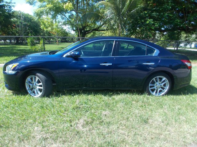 2010 Nissan Maxima XR