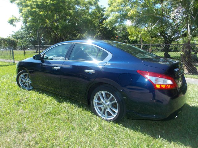 2010 Nissan Maxima XR