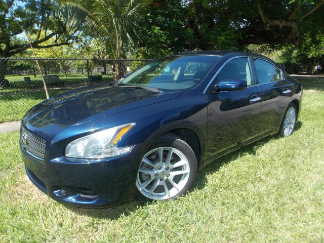 2010 Nissan Maxima XR