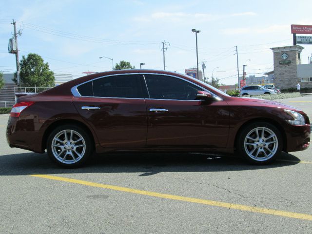 2010 Nissan Maxima Sport Utilityl 4x4 SUV