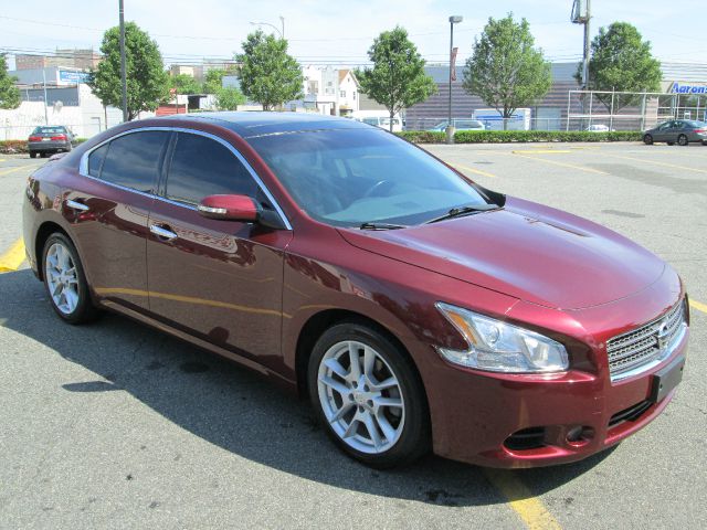 2010 Nissan Maxima Sport Utilityl 4x4 SUV