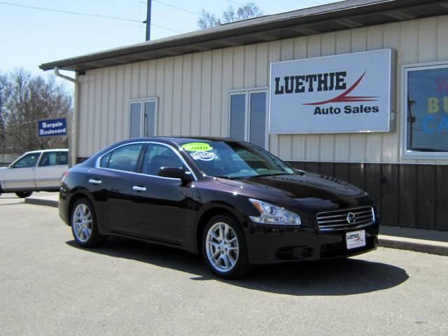 2010 Nissan Maxima 2008 Nissan Nismo