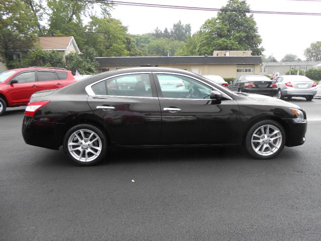 2011 Nissan Maxima XR