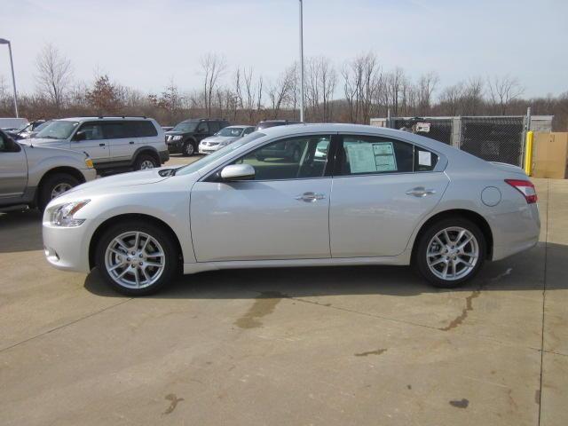 2011 Nissan Maxima E320 4matic AWD Sedan