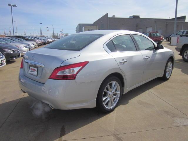 2011 Nissan Maxima E320 4matic AWD Sedan