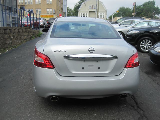 2011 Nissan Maxima XR