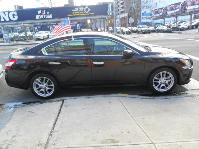 2011 Nissan Maxima E320 4matic AWD Sedan