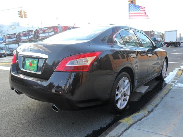 2011 Nissan Maxima E320 4matic AWD Sedan