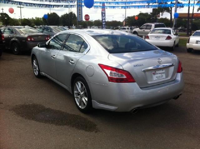 2011 Nissan Maxima SLT 3 INCH LIFT