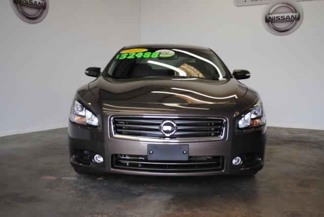 2012 Nissan Maxima 1500 LTZ Crew Cab 4WD