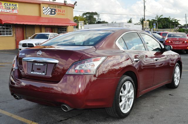 2012 Nissan Maxima XR