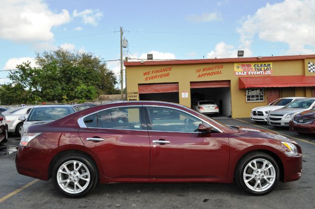 2012 Nissan Maxima XR