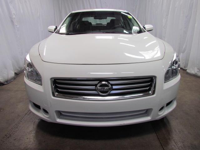 2012 Nissan Maxima 2005 Mazda ES