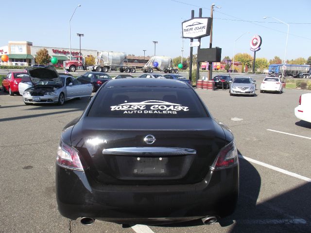 2012 Nissan Maxima XR