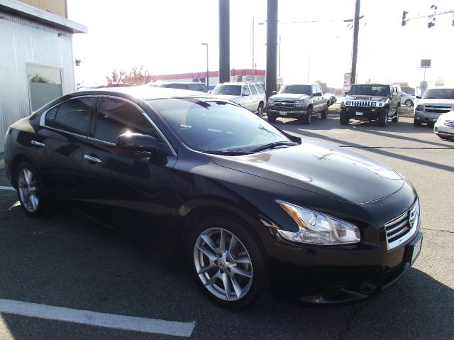 2012 Nissan Maxima XR