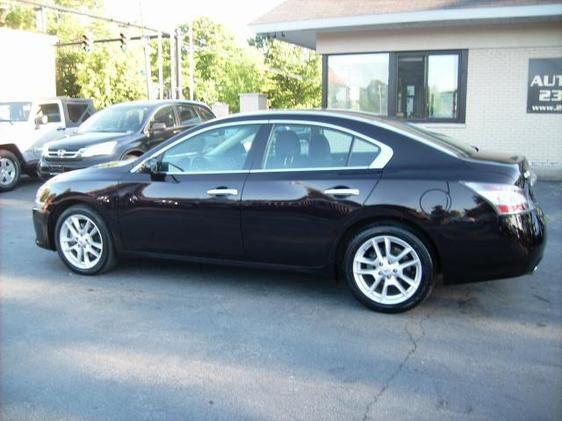 2012 Nissan Maxima XR