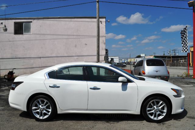 2013 Nissan Maxima XR