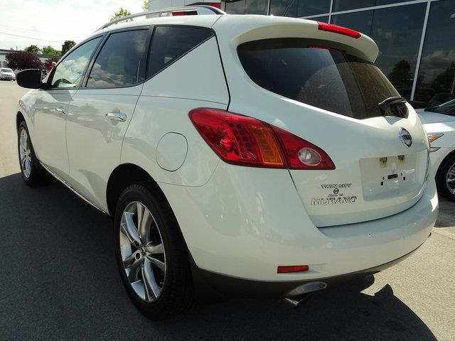 2009 Nissan Murano 2011 Nissan Juke SV