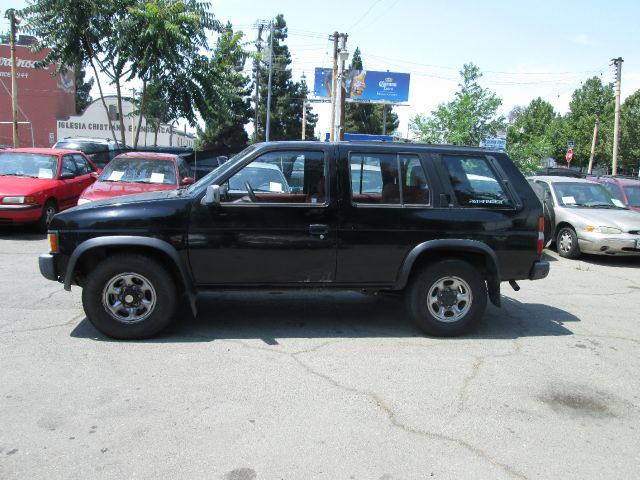 1994 Nissan Pathfinder 4dr Quad Cab HD