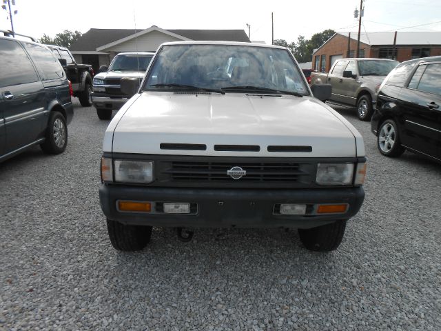 1995 Nissan Pathfinder 4WD 4dr SUV Alpha