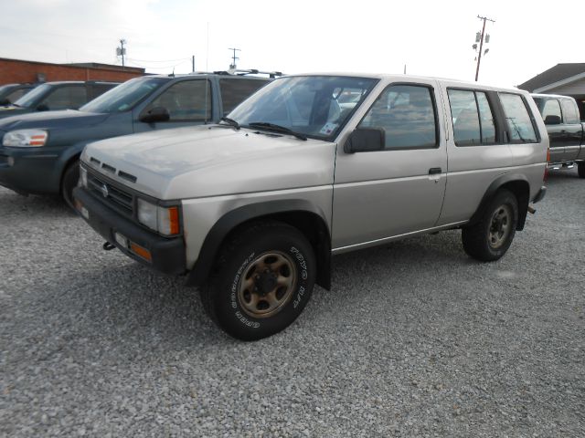 1995 Nissan Pathfinder 4WD 4dr SUV Alpha