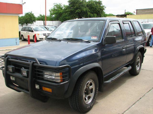 1995 Nissan Pathfinder 4WD 4dr SUV Alpha