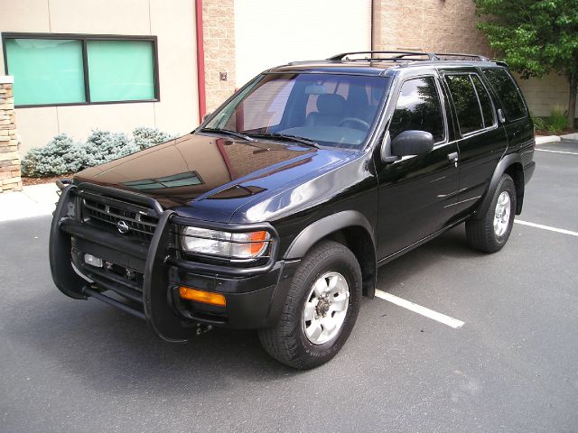 1996 Nissan Pathfinder SE