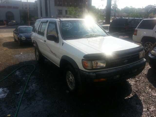 1996 Nissan Pathfinder X