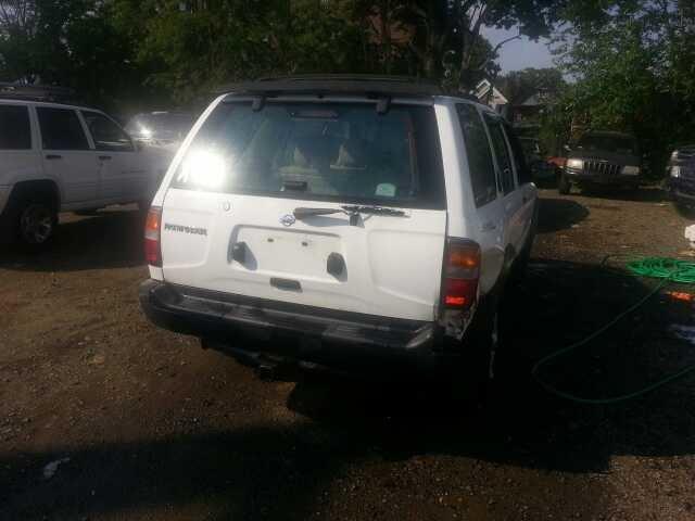 1996 Nissan Pathfinder X