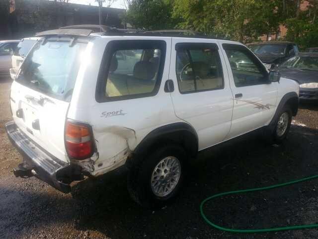 1996 Nissan Pathfinder X