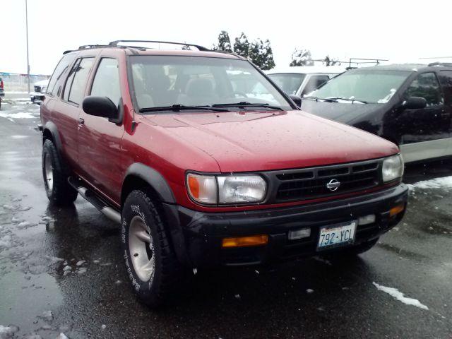 1996 Nissan Pathfinder 4dr Quad Cab HD