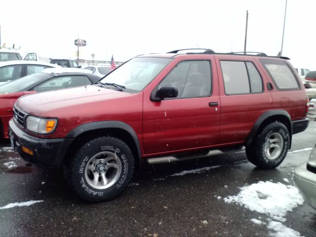 1996 Nissan Pathfinder 4dr Quad Cab HD