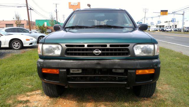 1996 Nissan Pathfinder EX-L AWD