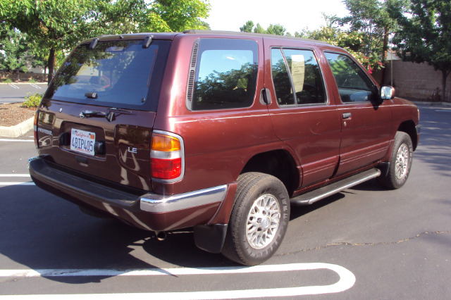 1997 Nissan Pathfinder EX-L AWD