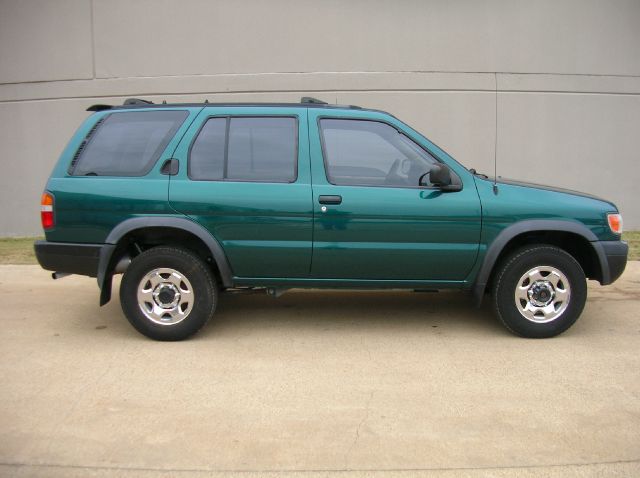 1997 Nissan Pathfinder 4dr Quad Cab HD