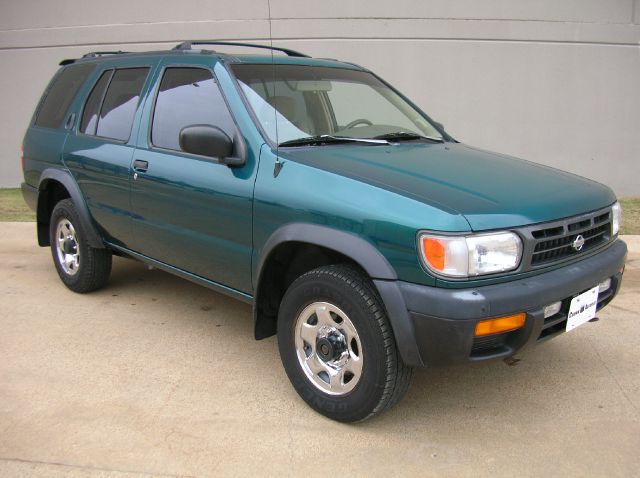 1997 Nissan Pathfinder 4dr Quad Cab HD