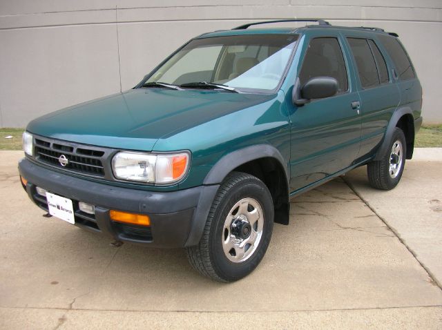 1997 Nissan Pathfinder 4dr Quad Cab HD