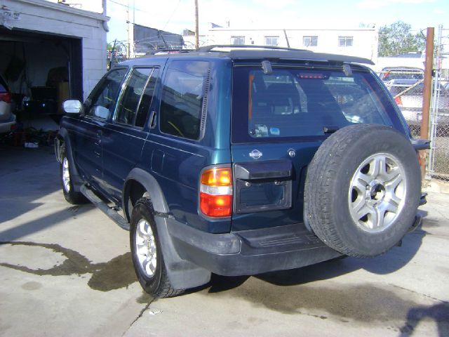 1997 Nissan Pathfinder 4dr Quad Cab HD