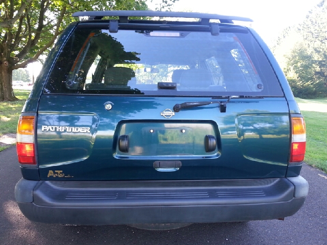 1997 Nissan Pathfinder 4dr Quad Cab HD